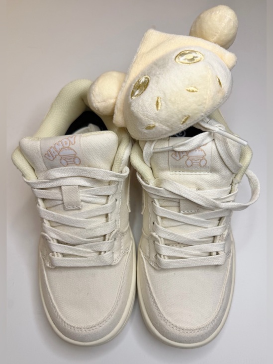 Vandy Other - Vandy “The Pink” Canvas style Tofu Burger Sneaker, Kids  (Sz 2)
